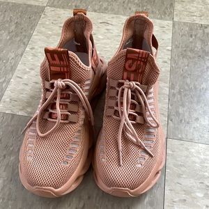 Cloud walk sneakers